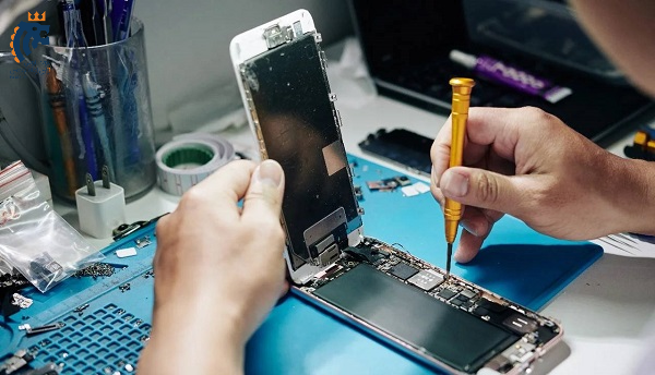 Mobile-phone-repair-job-03